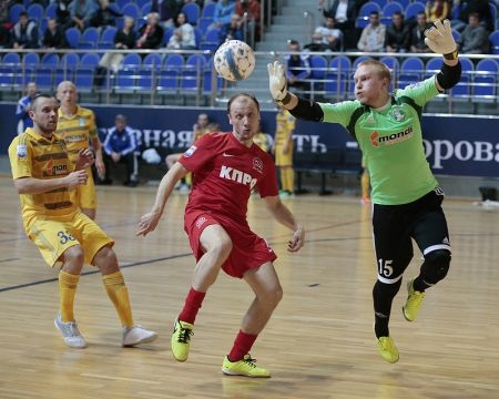 Аркадий белый мини футбол